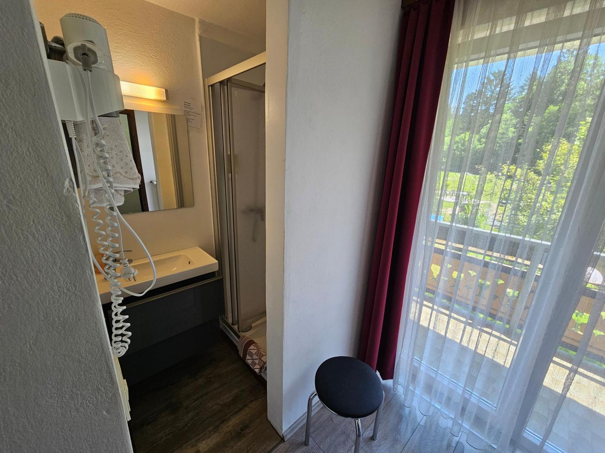 Pension Waldesruh Velden am Wörthersee Buitenkant foto